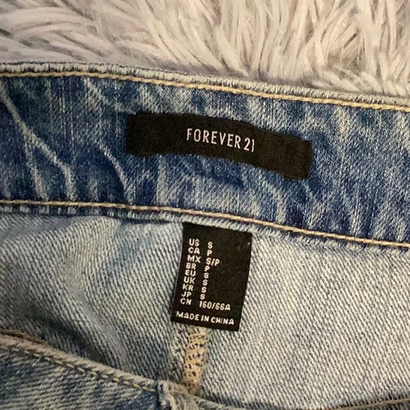 Forever 21 distressed denim mini skirt size small - Picture 4 of 4